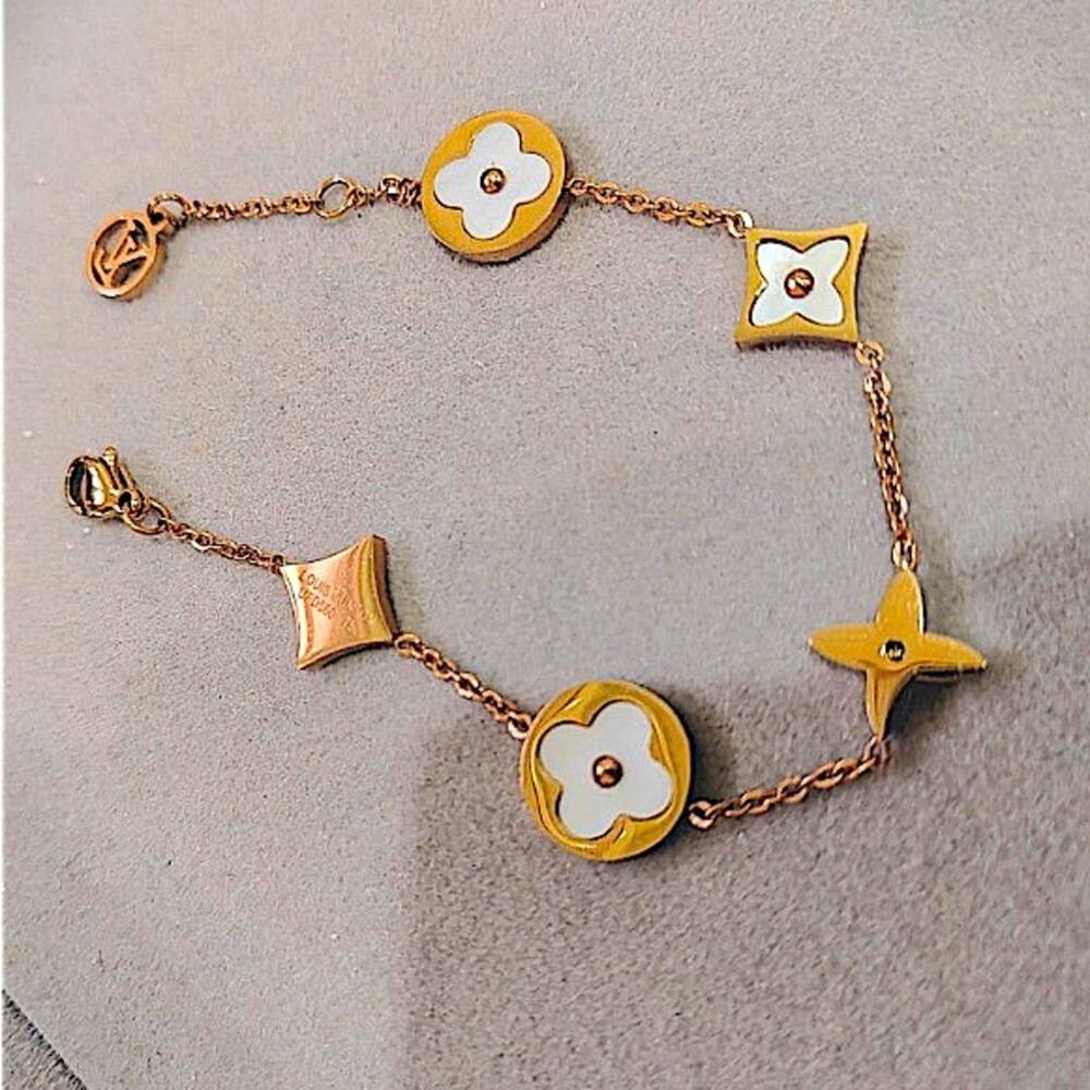 Gold Four Leaf Clover Bracelet, Charm, LV Luxury Chain Link Gift Gir… - Picture 3 of 8